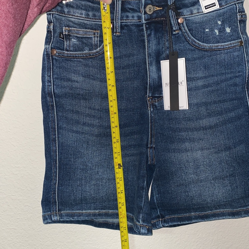 🪼NWT Judy Blue High Waisted distressed shorts! - Picture 10 of 12